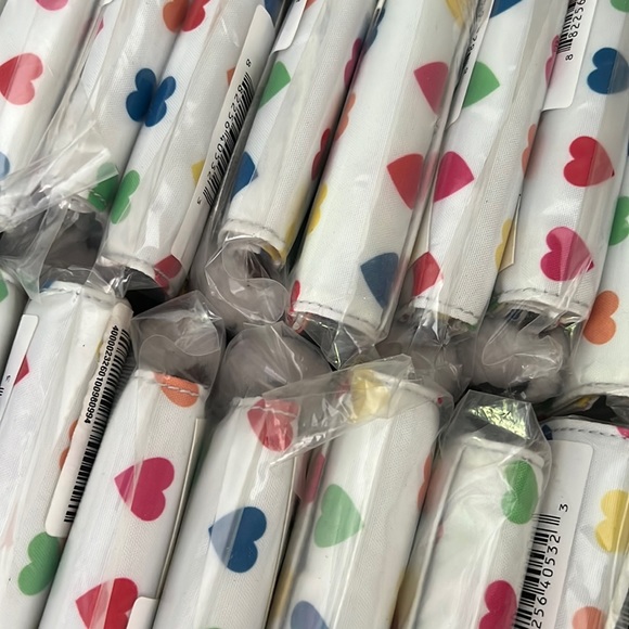 Kipling wild hearts white wallet Size 5.75" x 4.25"
Style: AC3739
Pixi Nylon - Picture 2 of 8